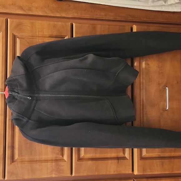 Lulemon Black Scuba Cropped Hoodie - Picture 1 of 5